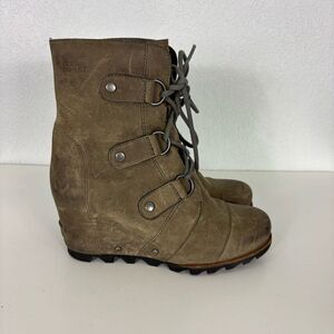 Sorel Taupe Leather Lace Up Wedge Booties Size 7.5